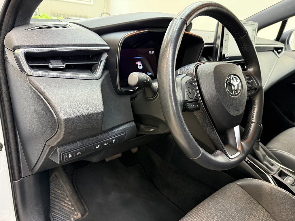 Vehicle Image 12