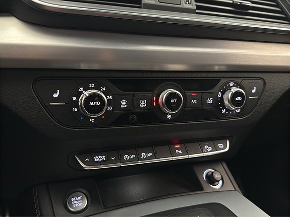 Vehicle Image 27