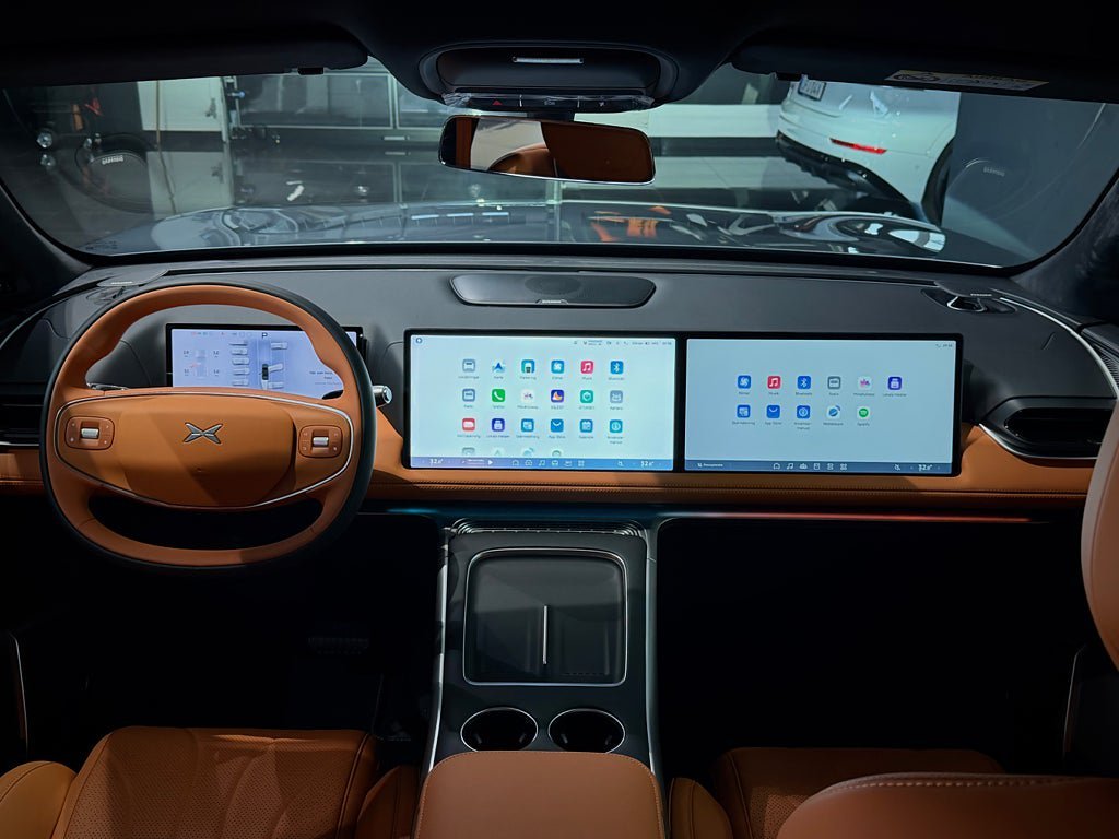 Vehicle Image 12