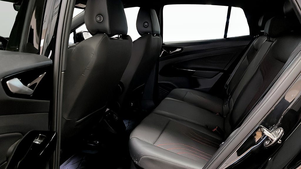 Vehicle Image 11