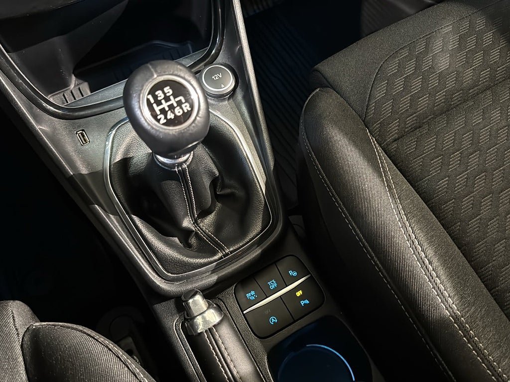Vehicle Image 12