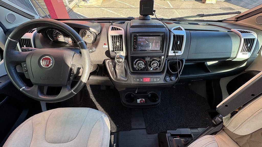 Vehicle Image 23