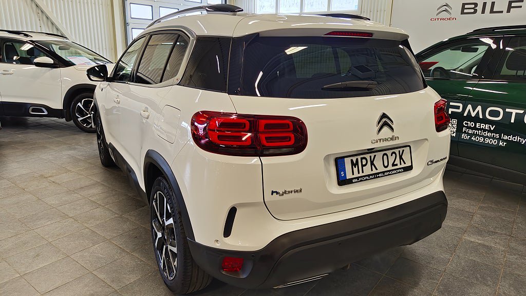 Vehicle Image 10