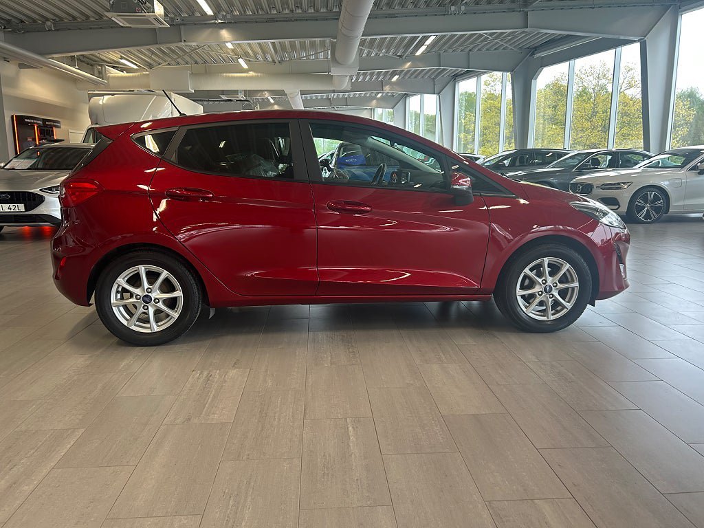 Vehicle Image 6