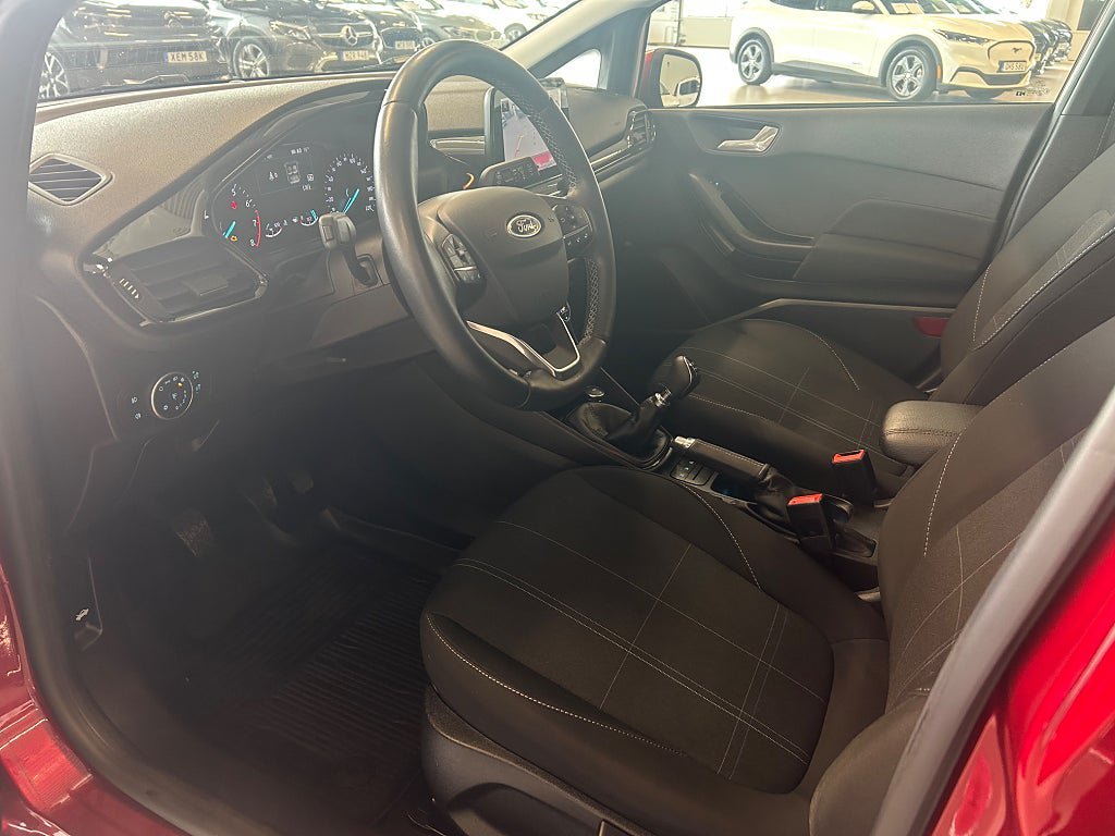 Vehicle Image 8