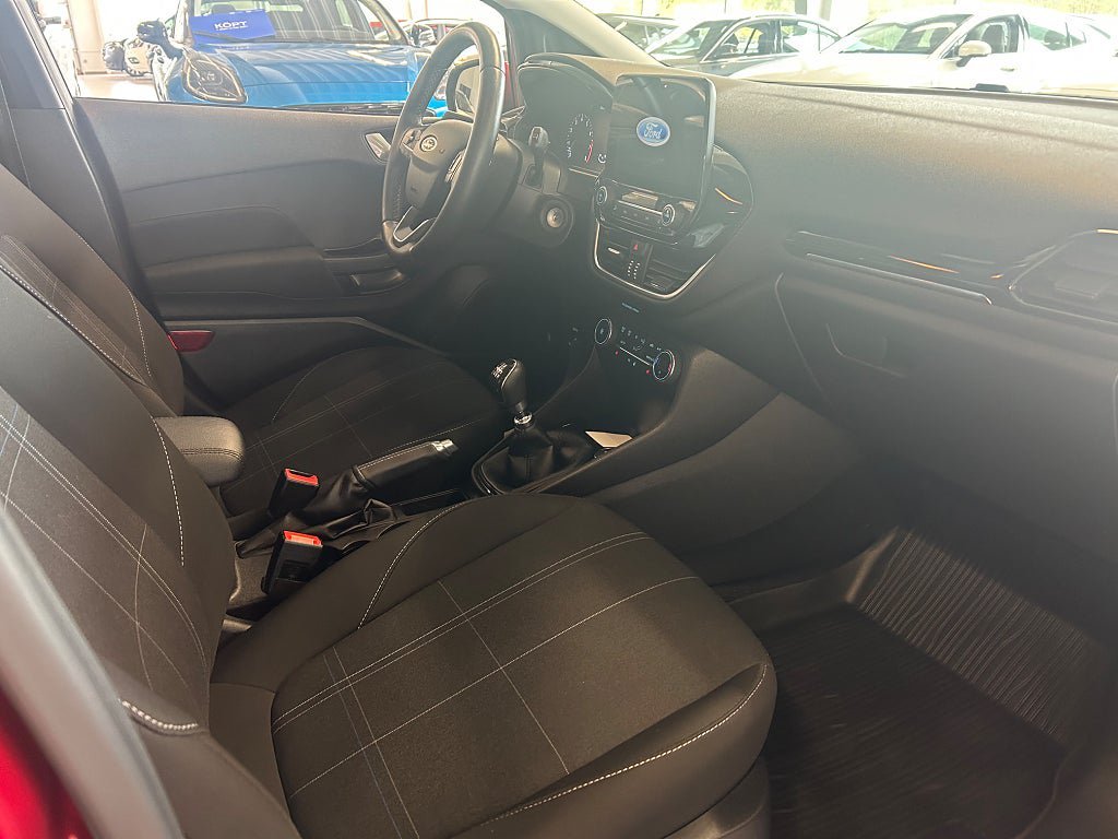 Vehicle Image 13