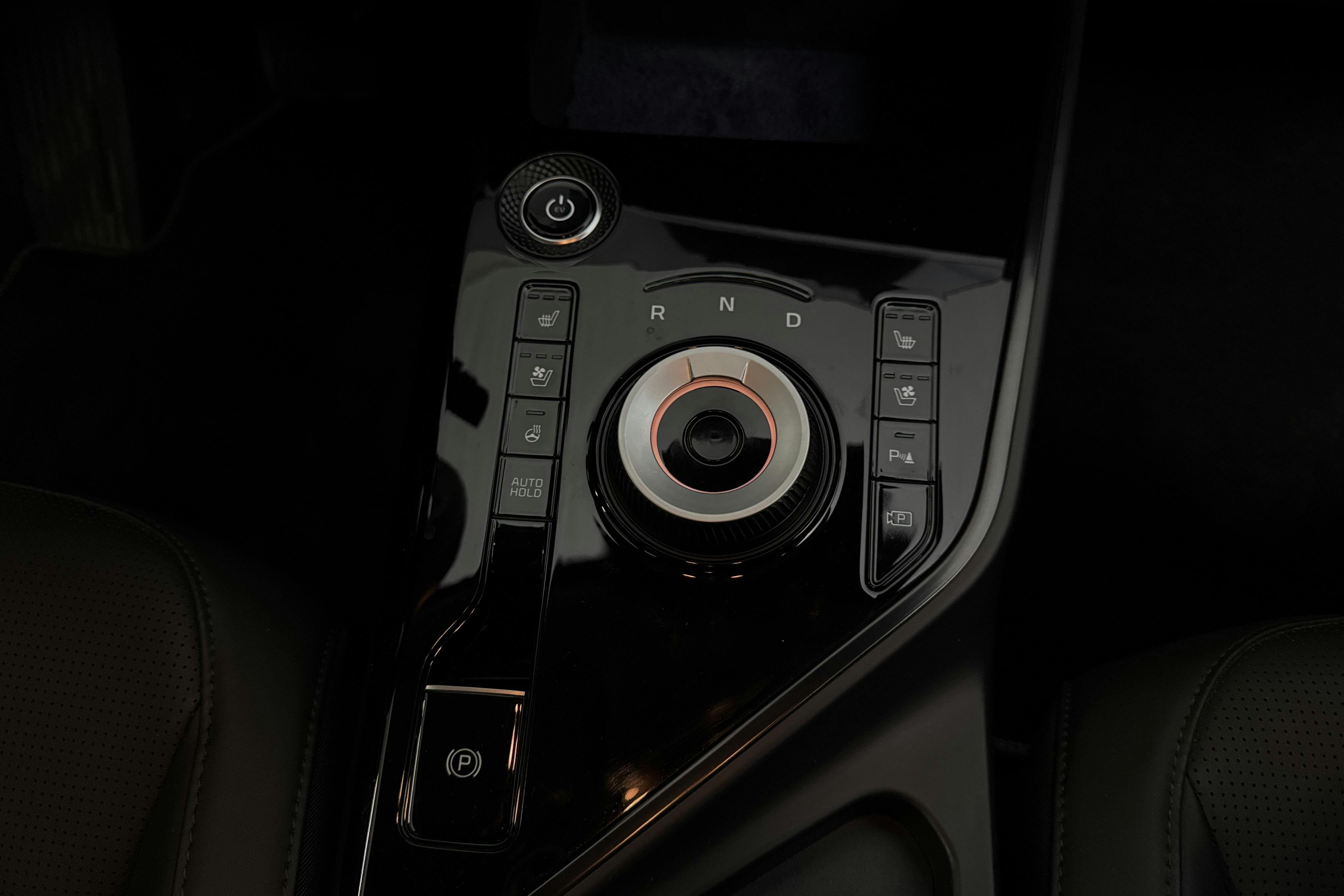 Vehicle Image 13