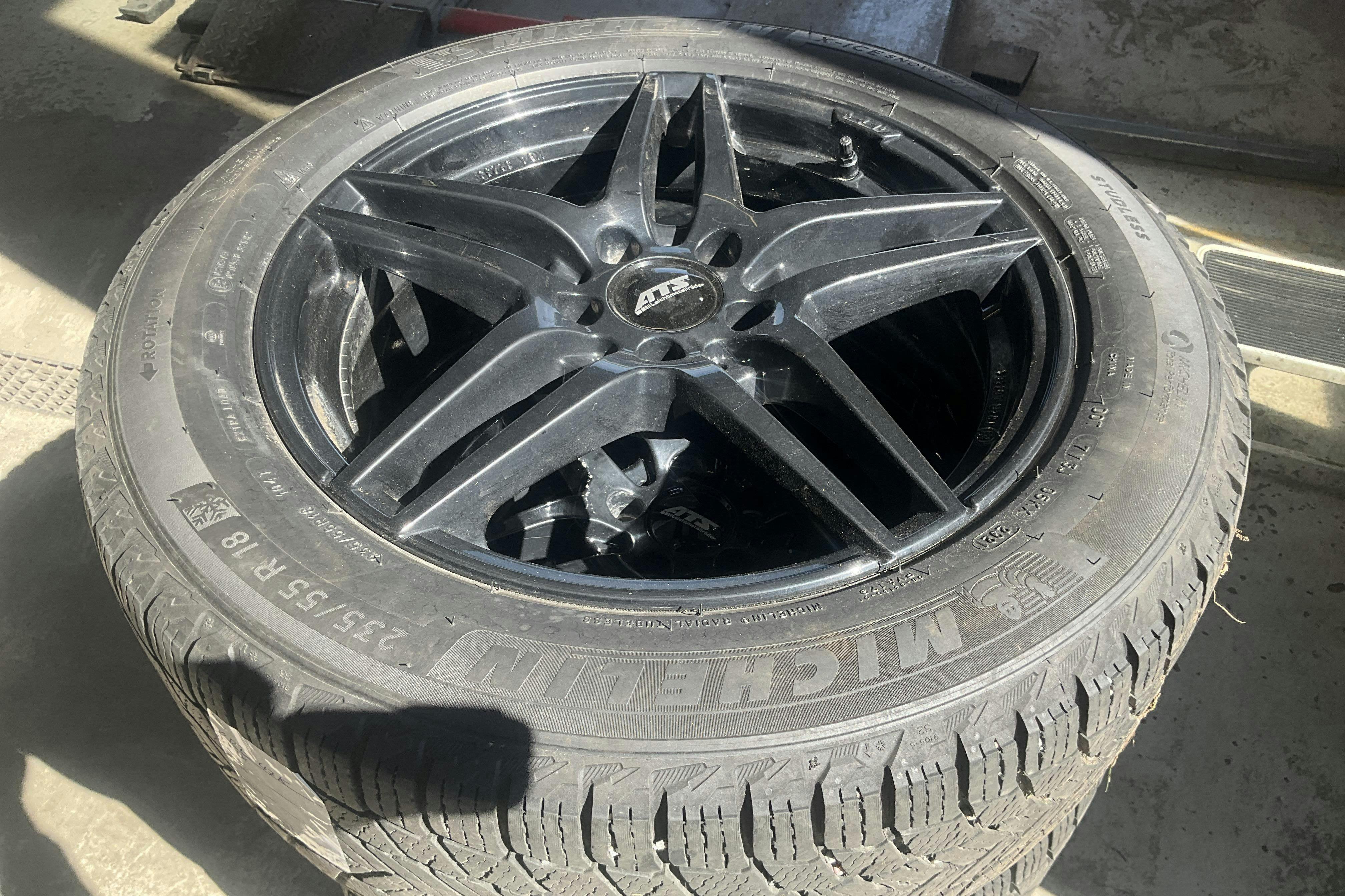 Vehicle Image 18