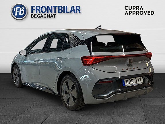 Vehicle Image 8