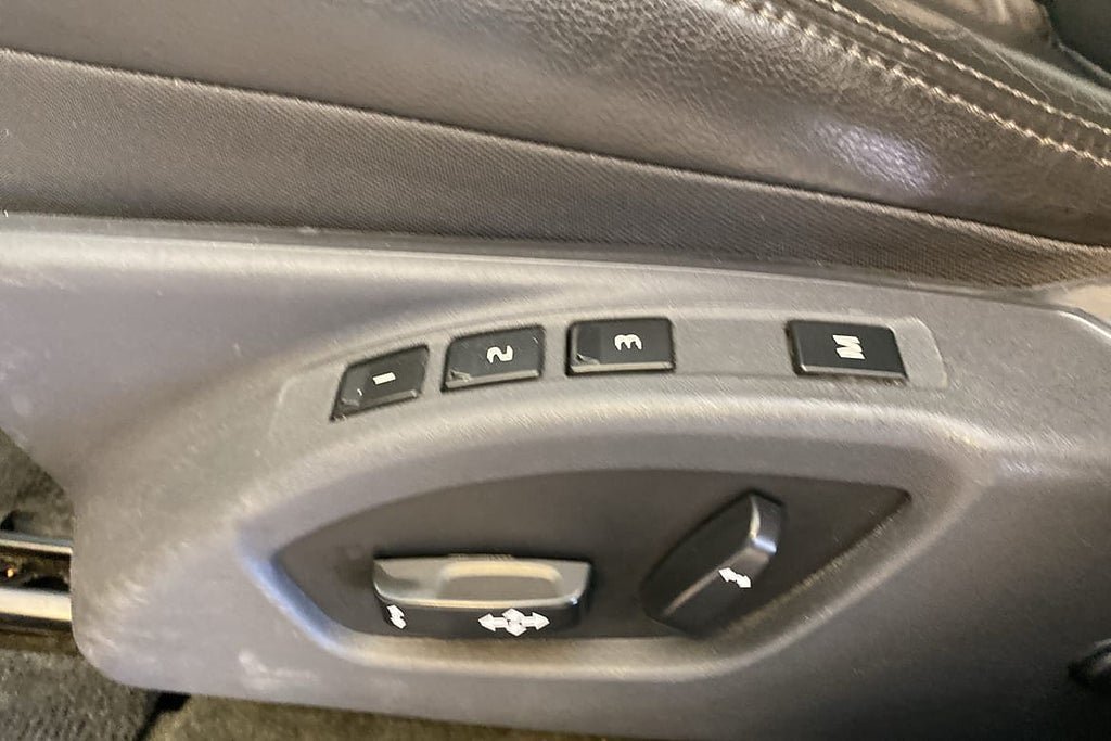 Vehicle Image 15