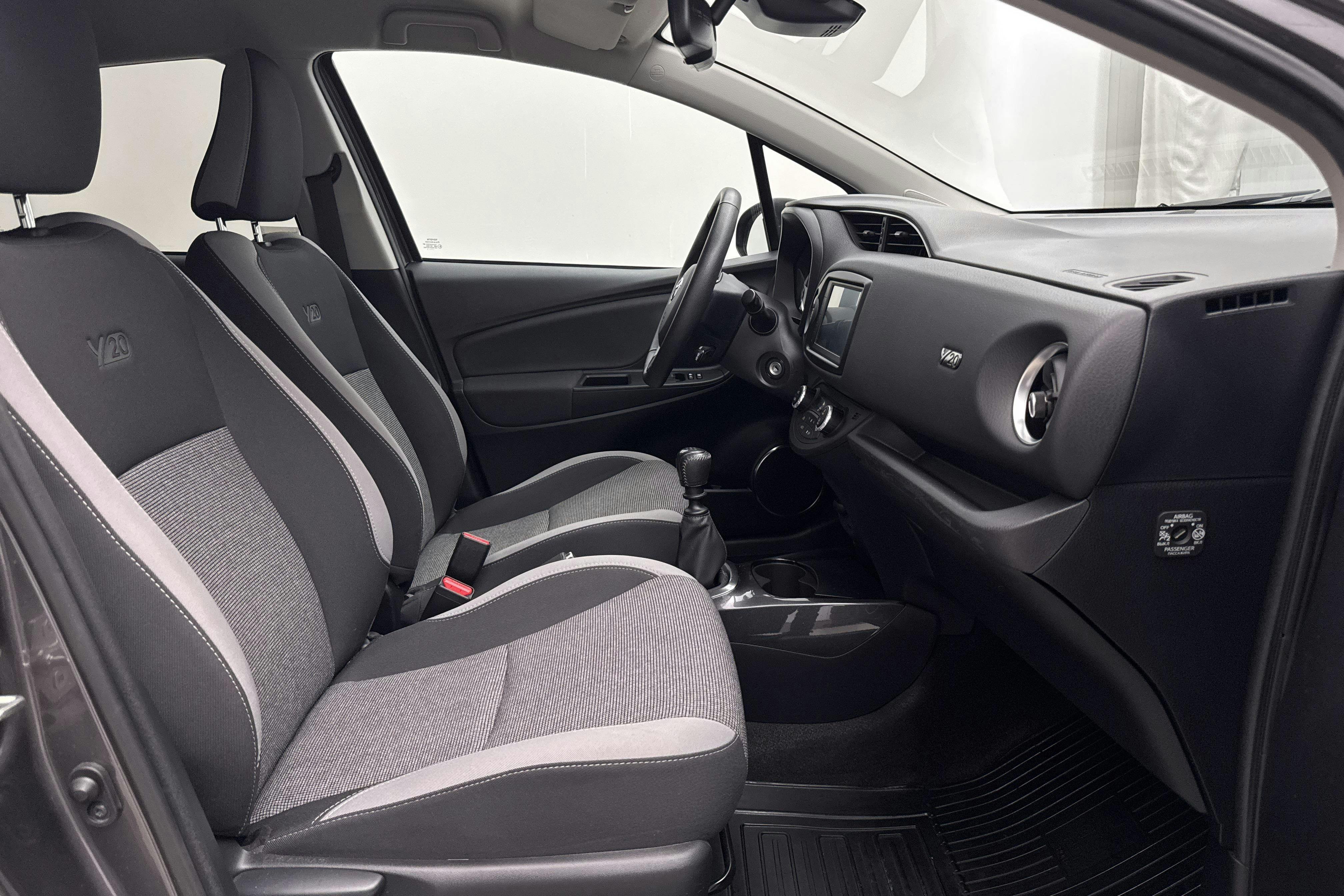 Vehicle Image 7