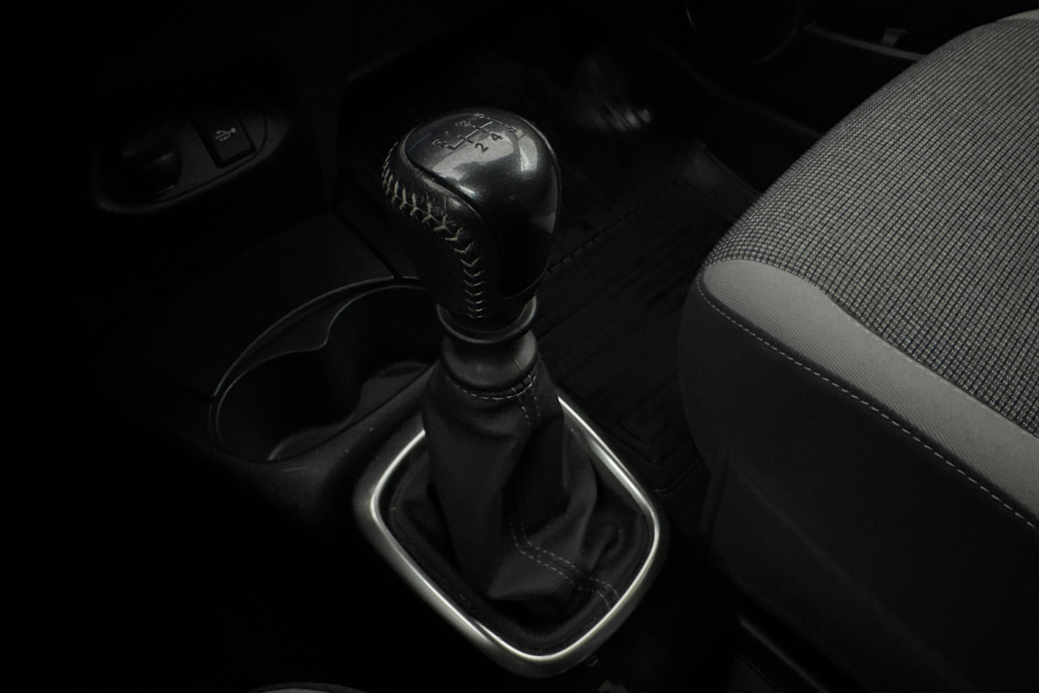 Vehicle Image 13