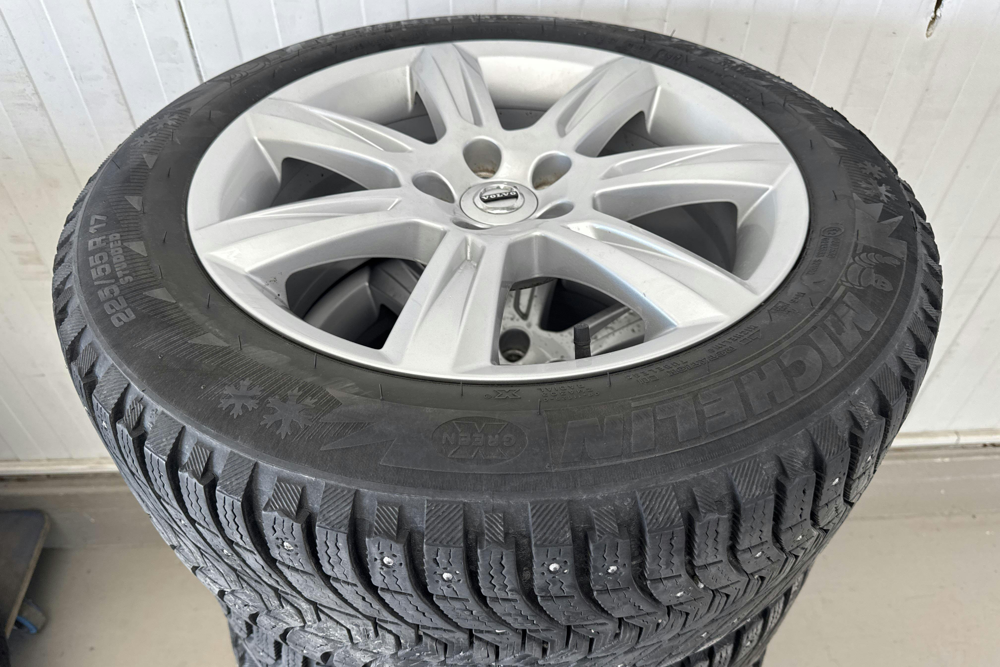 Vehicle Image 21