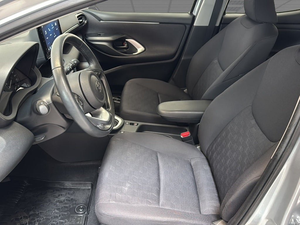 Vehicle Image 8