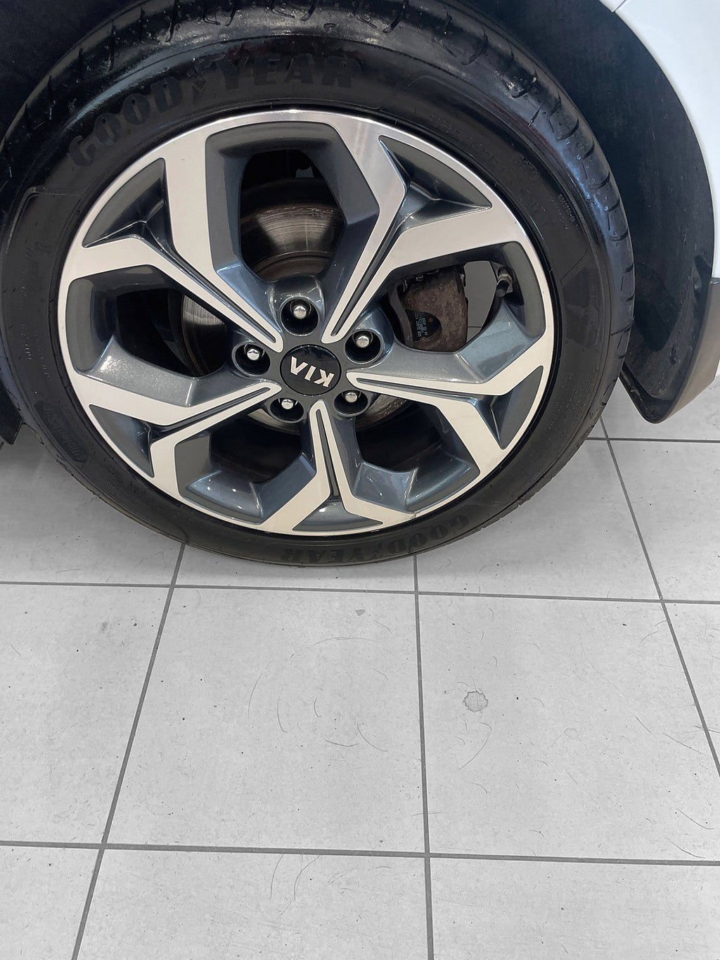 Vehicle Image 16