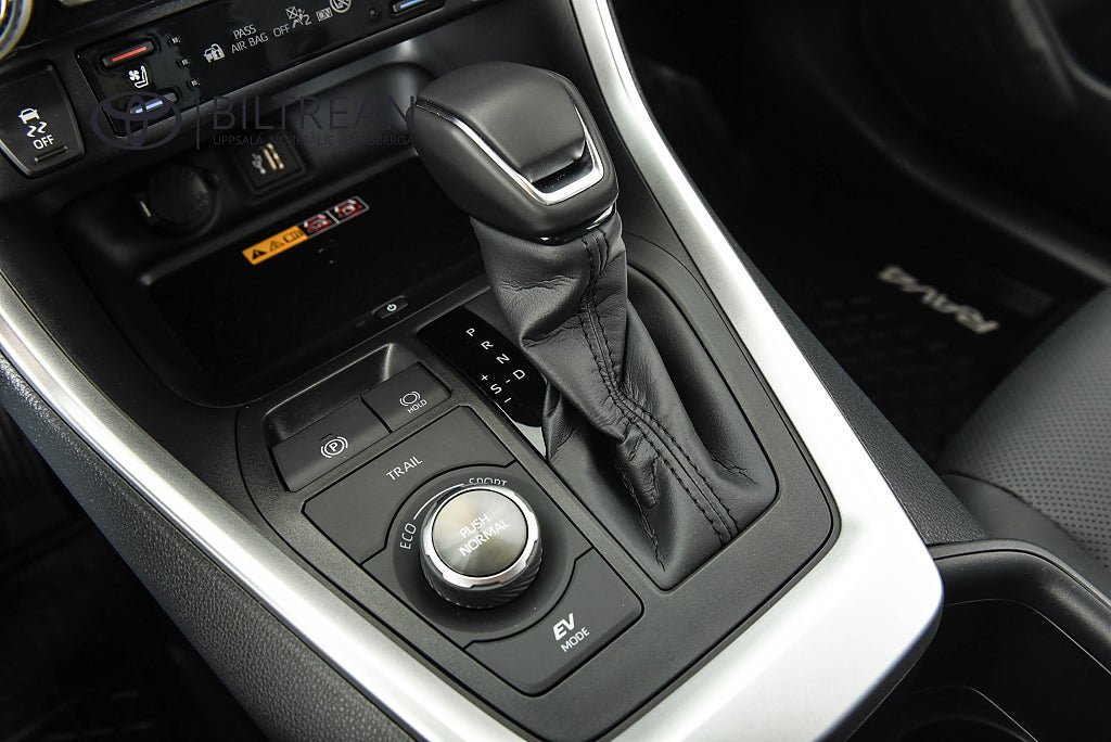 Vehicle Image 17