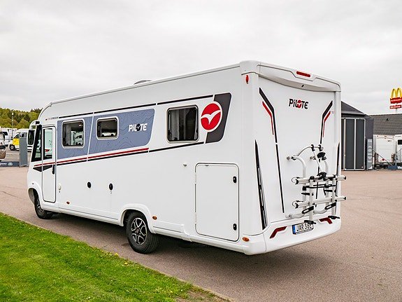 Vehicle Image 24