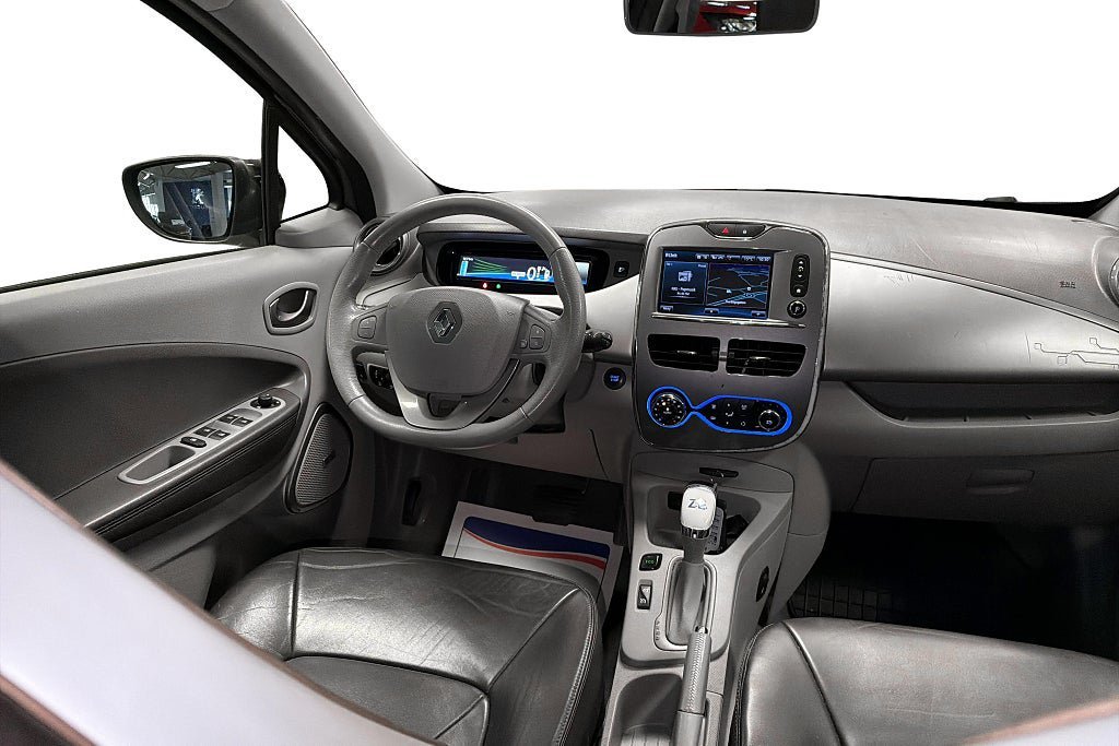 Vehicle Image 12