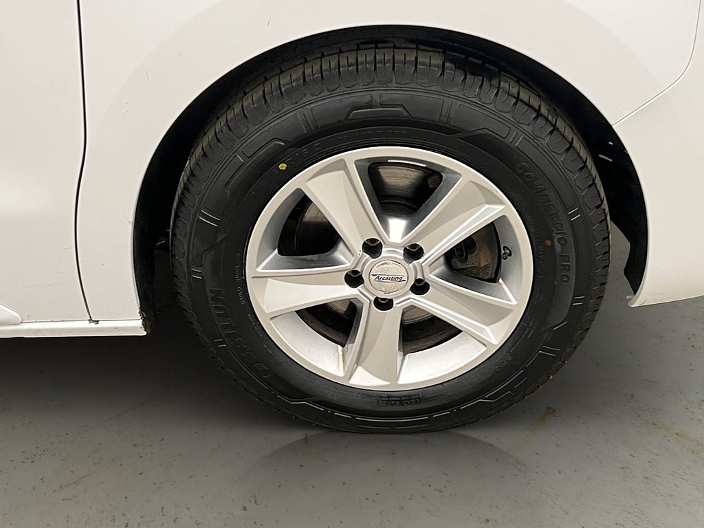Vehicle Image 30
