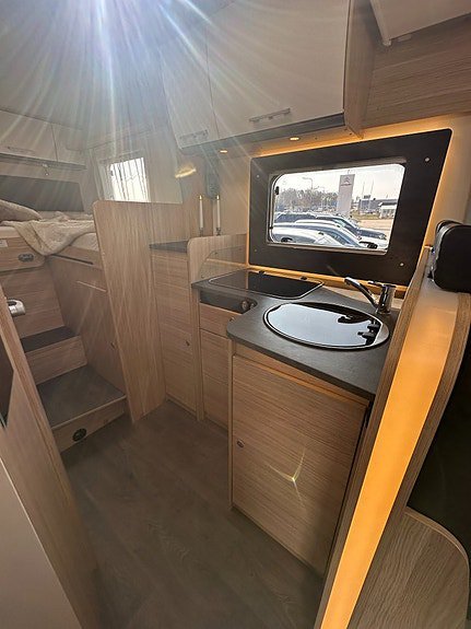 Vehicle Image 33