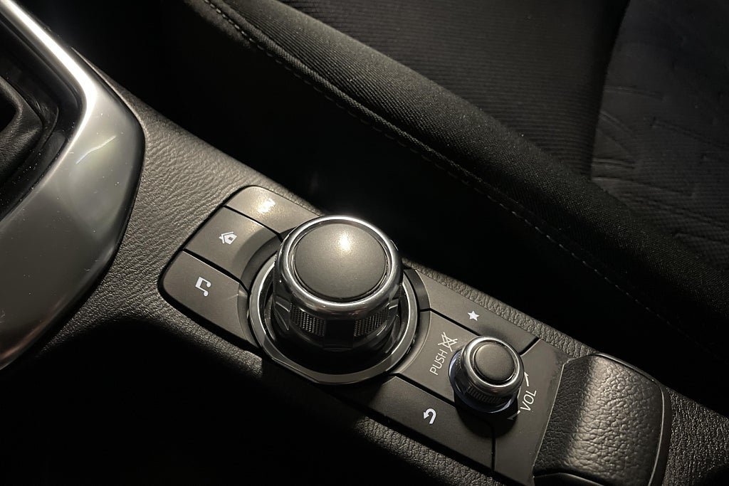 Vehicle Image 23