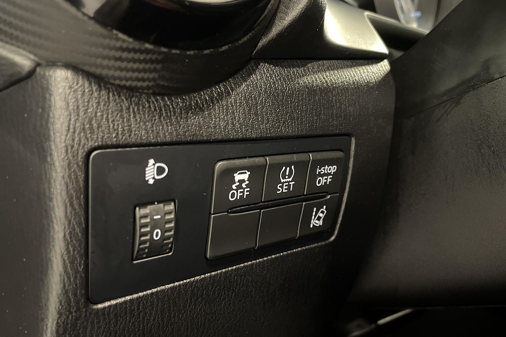 Vehicle Image 28