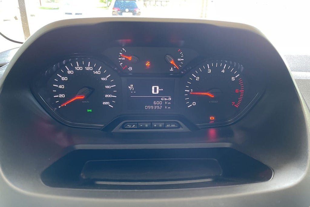 Vehicle Image 16
