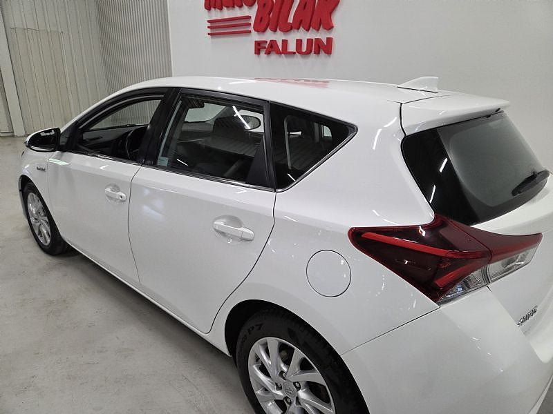 Vehicle Image 9