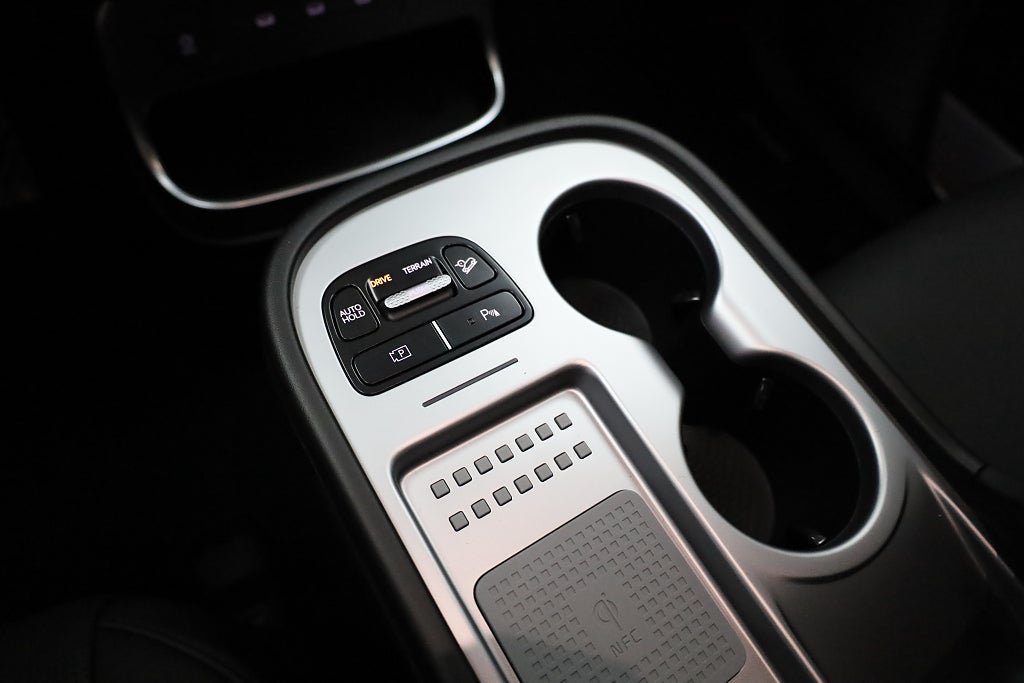 Vehicle Image 24