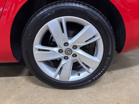 Vehicle Image 16