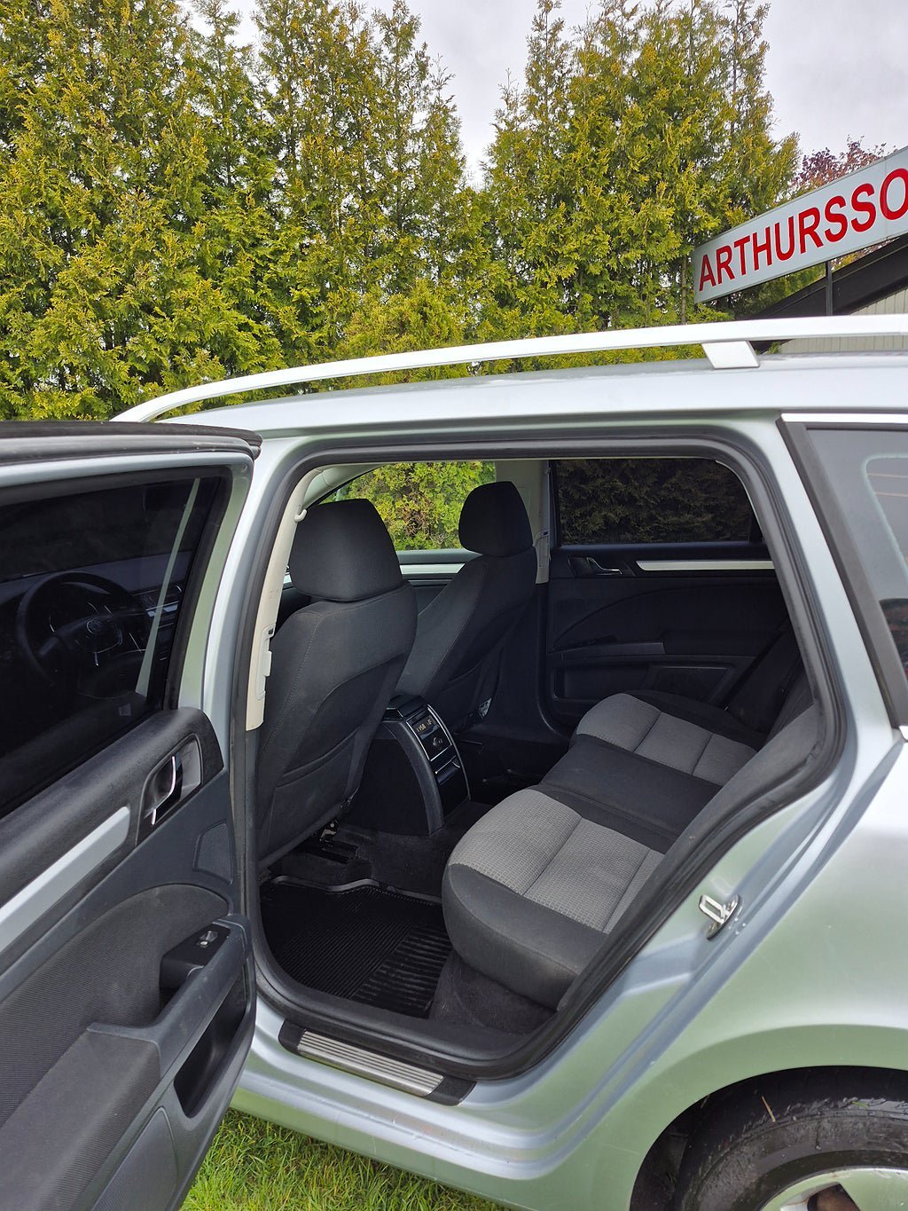 Vehicle Image 9