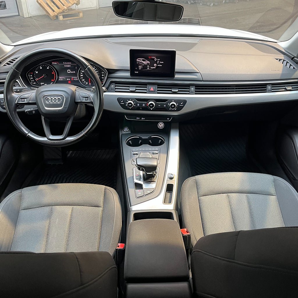 Vehicle Image 9