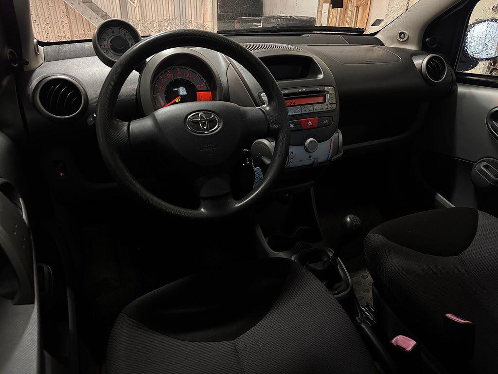 Vehicle Image 10