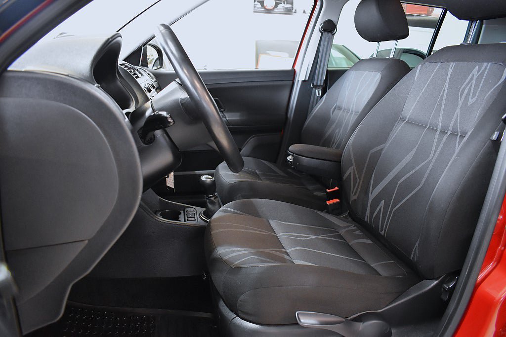 Vehicle Image 8