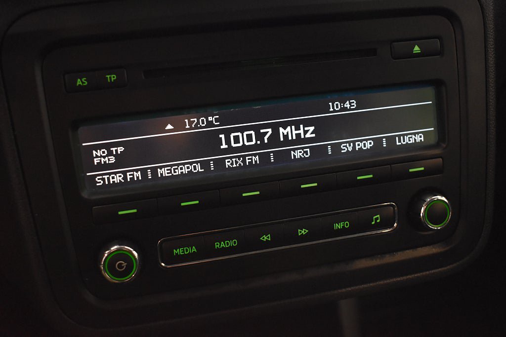 Vehicle Image 12