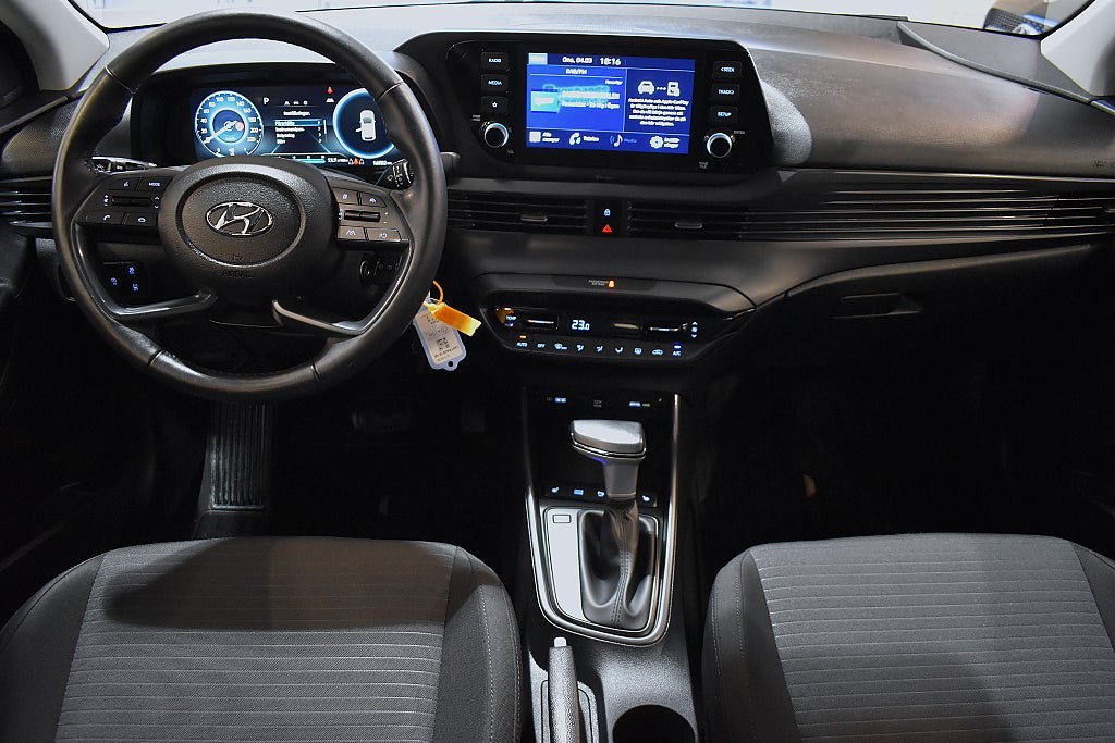 Vehicle Image 6