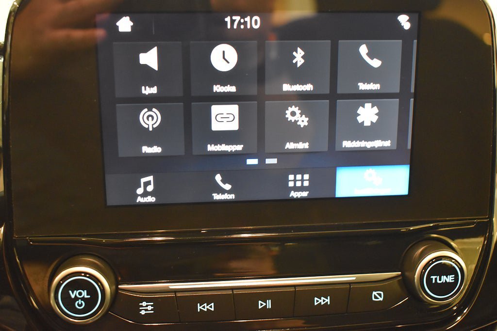 Vehicle Image 8