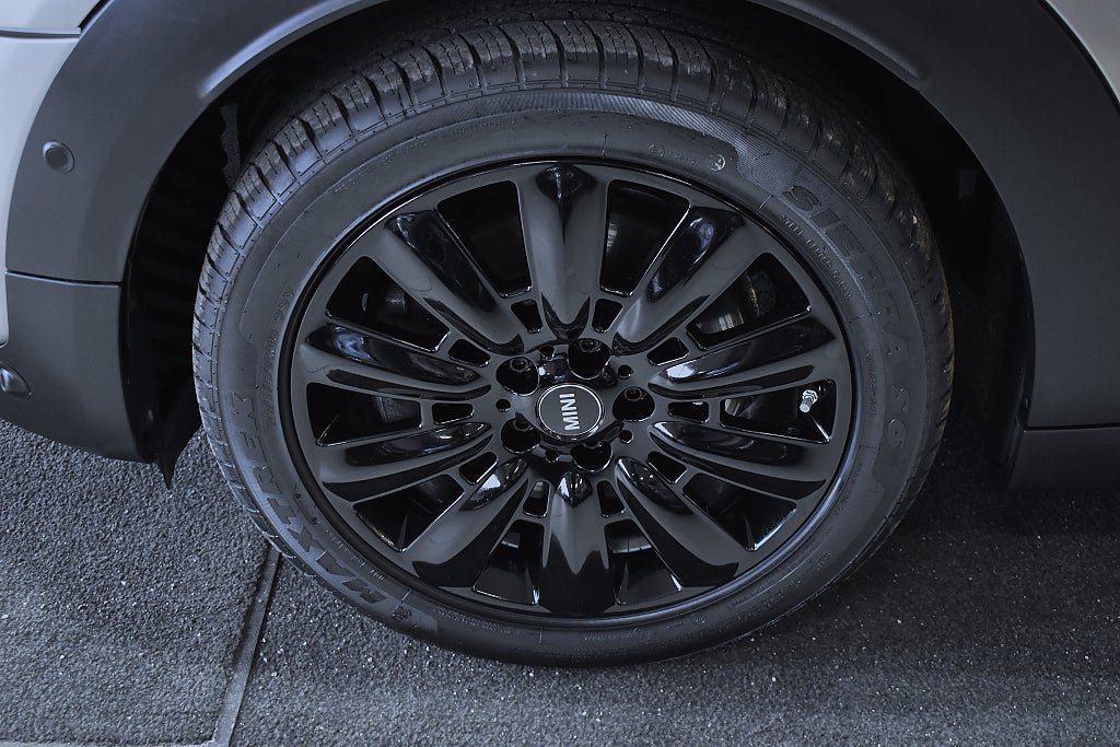Vehicle Image 24