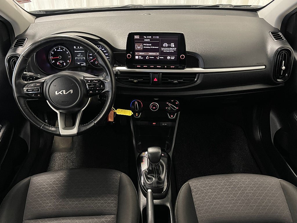 Vehicle Image 9