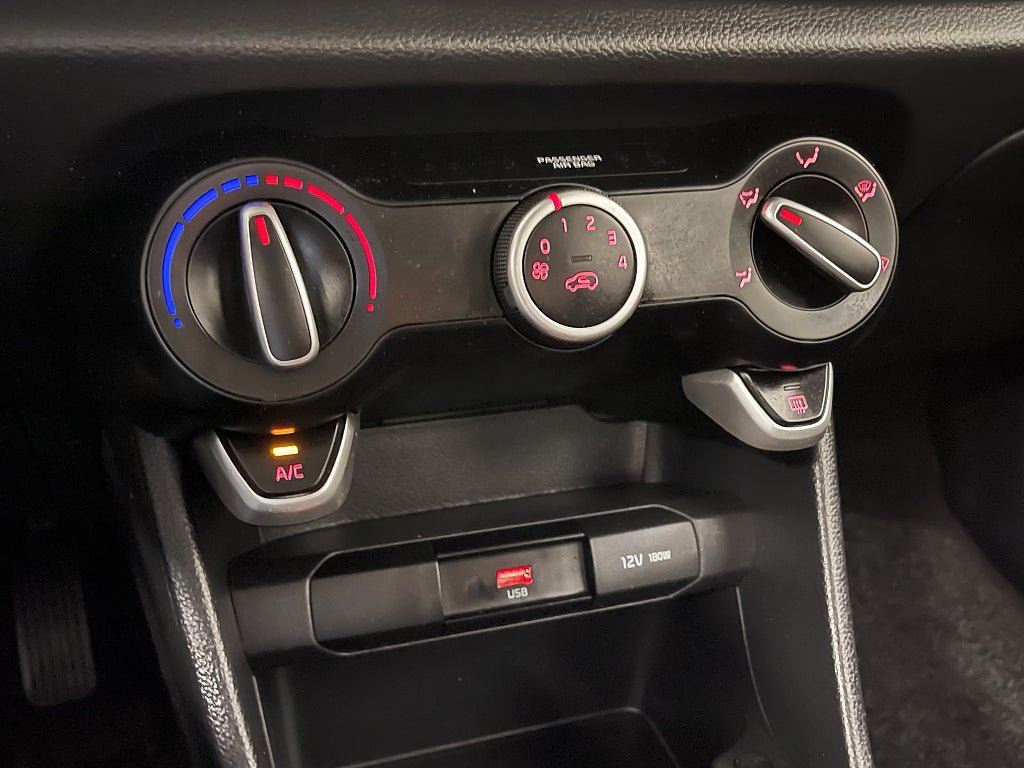 Vehicle Image 17