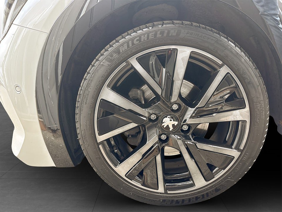 Vehicle Image 17