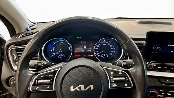 Vehicle Image 10