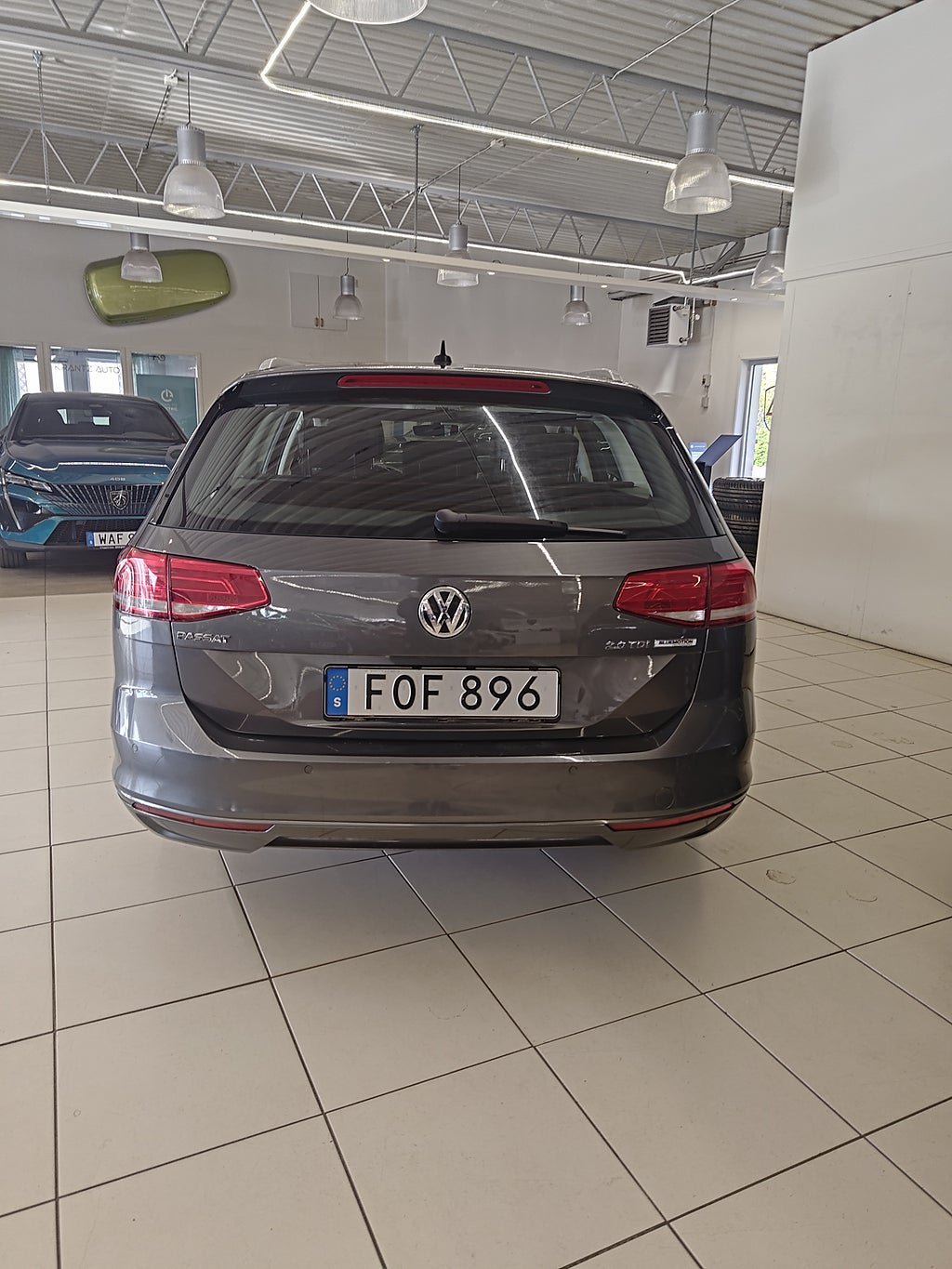 Vehicle Image 6