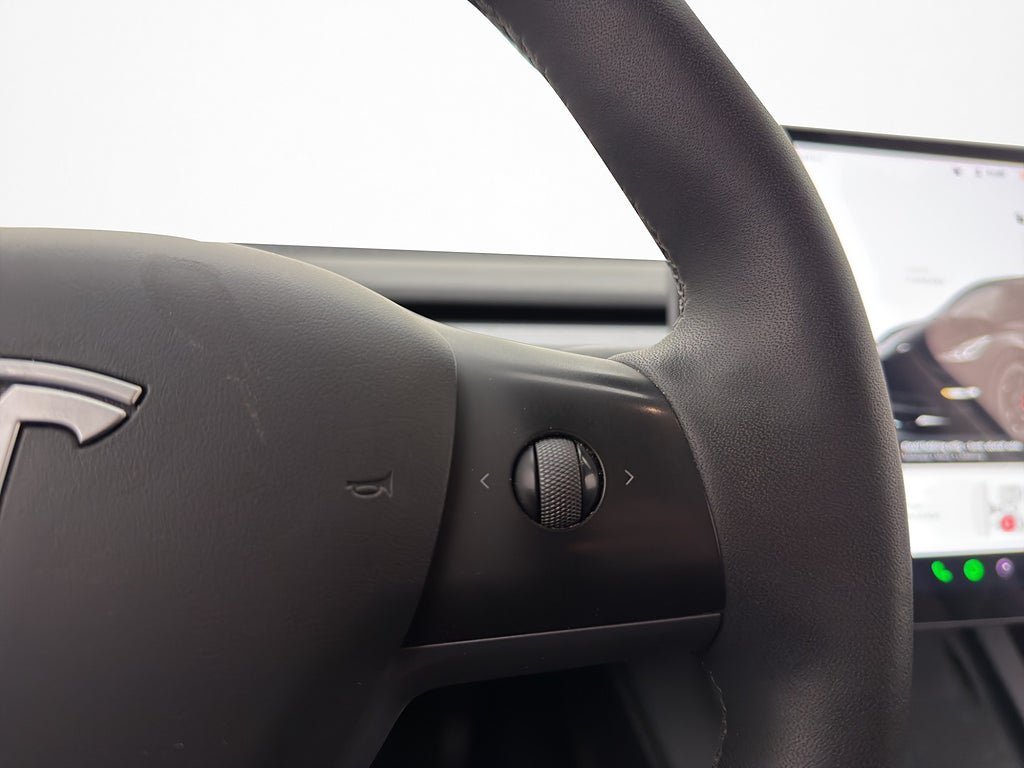Vehicle Image 28
