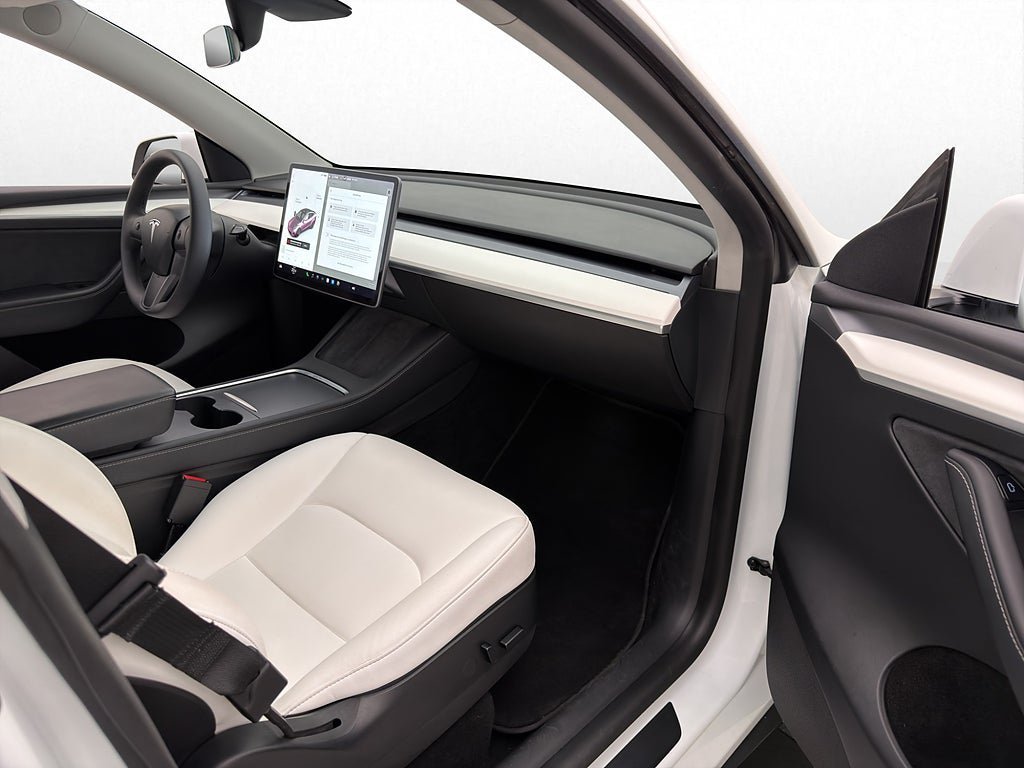 Vehicle Image 30