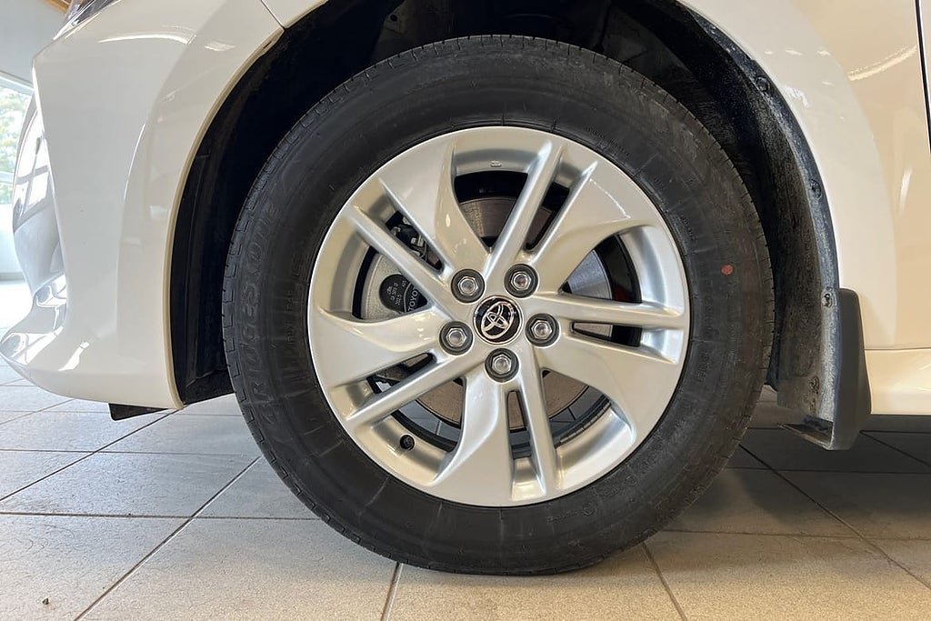 Vehicle Image 17