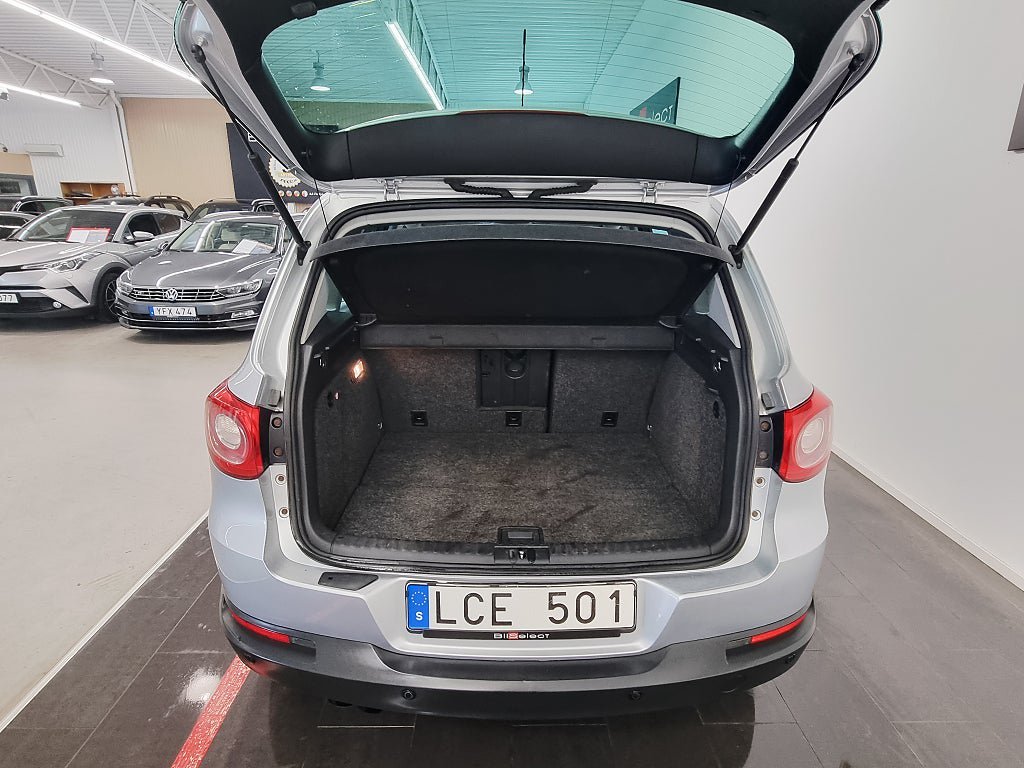 Vehicle Image 24