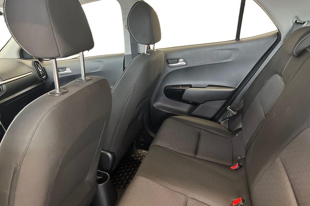 Vehicle Image 11