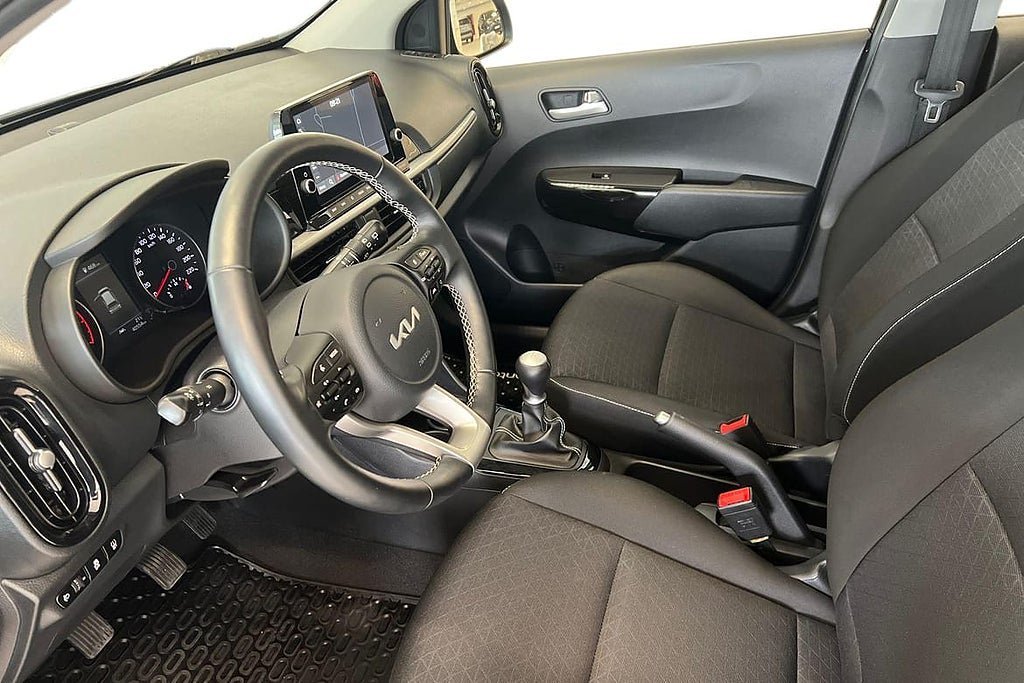 Vehicle Image 12