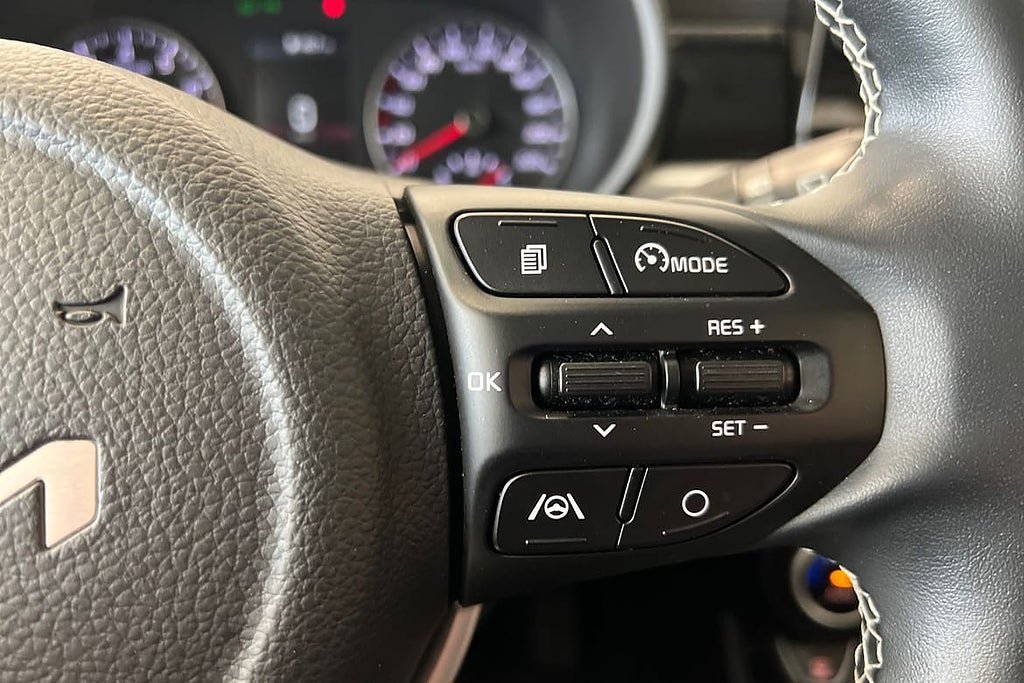 Vehicle Image 24